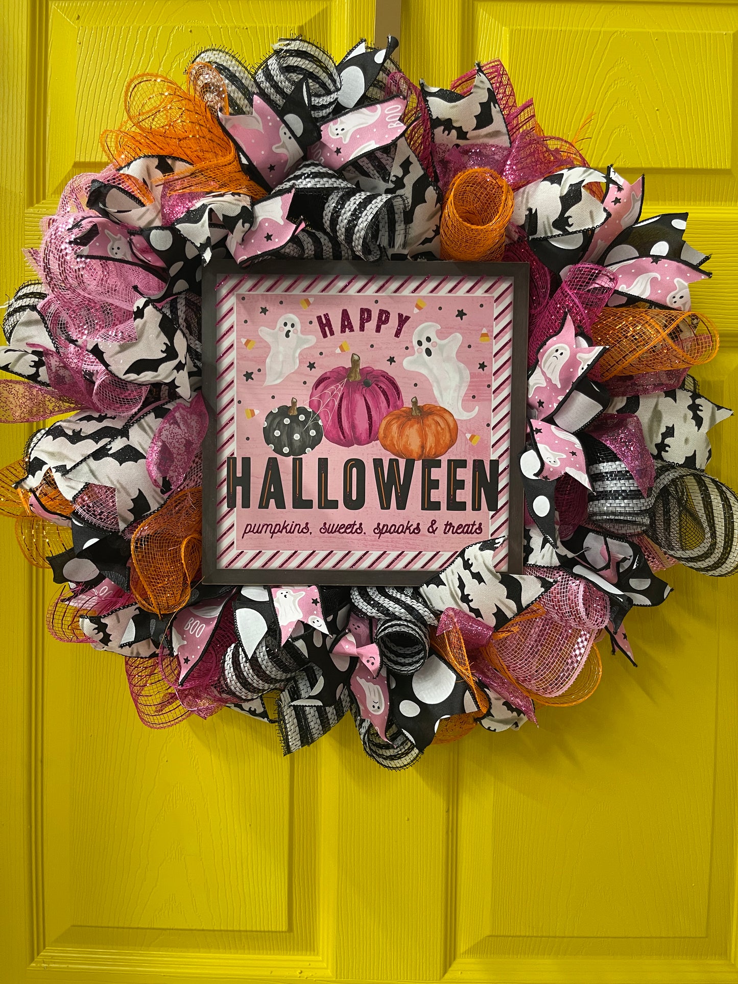Happy Halloween Wreath – Ghosts, Pumpkins, and Candy Ribbon Door Décor | Handmade Mesh Ribbon Front Door Wreath for Halloween Party & Seasonal Décor