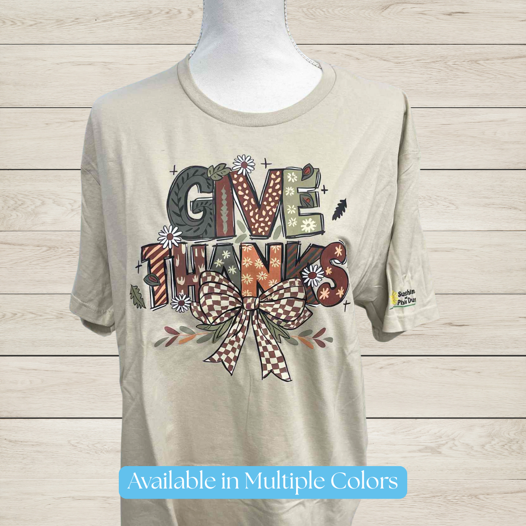 Give Thanks Fall Graphic Tee – Thanksgiving Shirt with Bow and Daisies – Cute Autumn Pumpkin Spice Shirt – Thankful Blessed Holiday T-Shirt